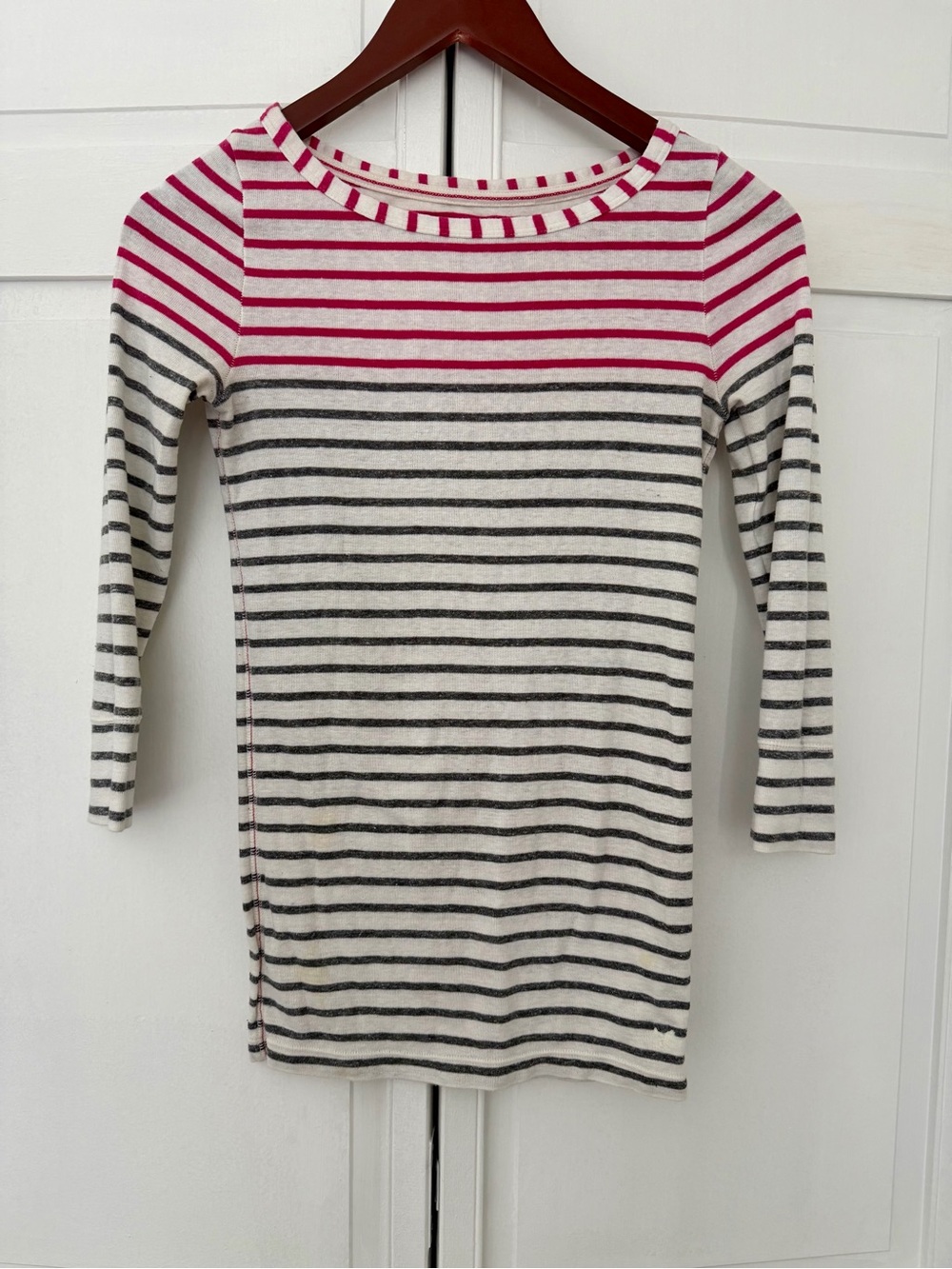 American Eagle Outfitters White Top with Gray  and Pink Stripes